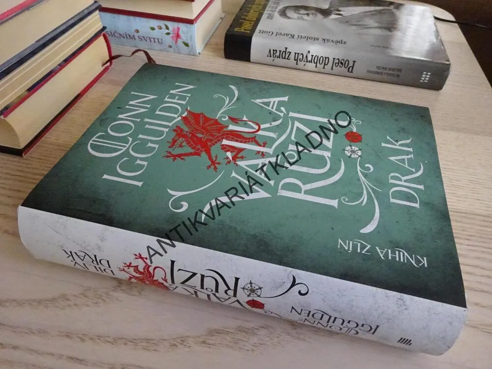 VÁLKA RŮŽÍ, DRAK, CONN IGGULDEN, **an