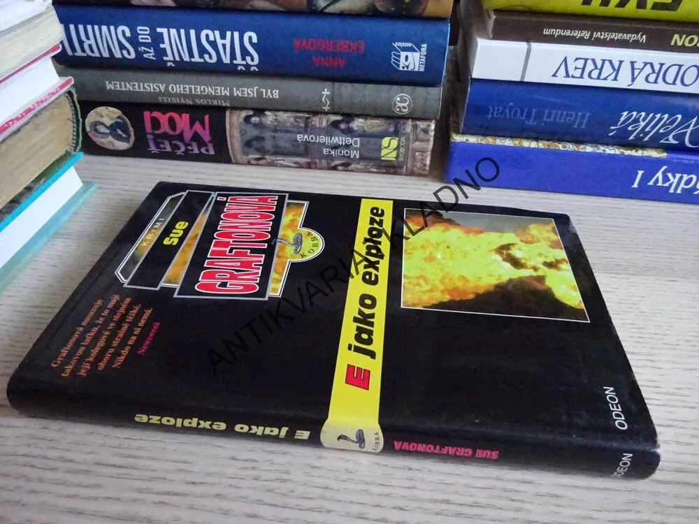 E JAKO EXPLOZE, SUE GRAFTONOVÁ, **an