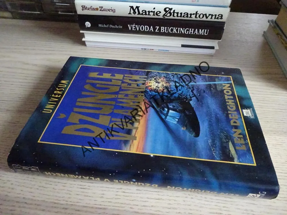 DŽUNGLE V PLAMENECH, LEN DEIGHTON, **an