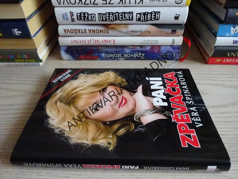 PANÍ ZPĚVAČKA VĚRA ŠPINAROVÁ, DANA ČERMÁKOVÁ, **an