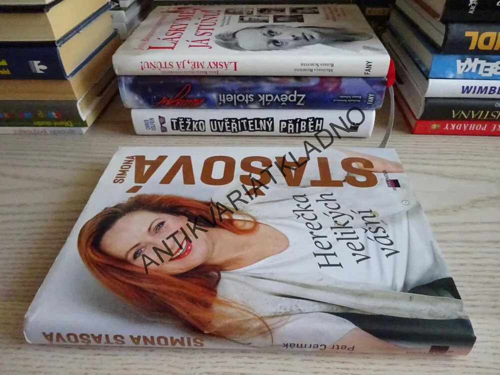 HEREČKA VELIKÝCH VÁŠNÍ, SIMONA STAŠOVÁ, **an