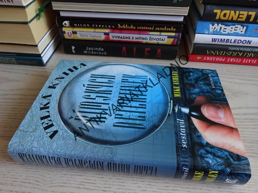 VELKÁ KNIHA ŘÍMSKÝCH DETEKTIVEK, MIKE ASHLEY, **an