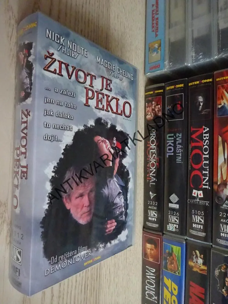 ŽIVOT JE PEKLO, NICK NOLTE, VHS VIDEOKAZETA