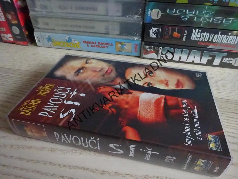 PAVOUČÍ SÍŤ, BALDWIN, VHS