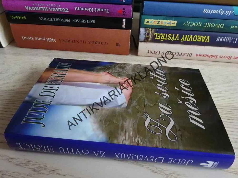 ZA SVITU MĚSÍCE, JUDE DEVERAUX, **an
