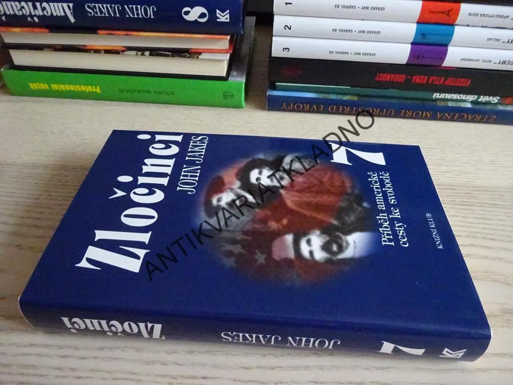 ZLOČINCI, JOHN JAKES, **an