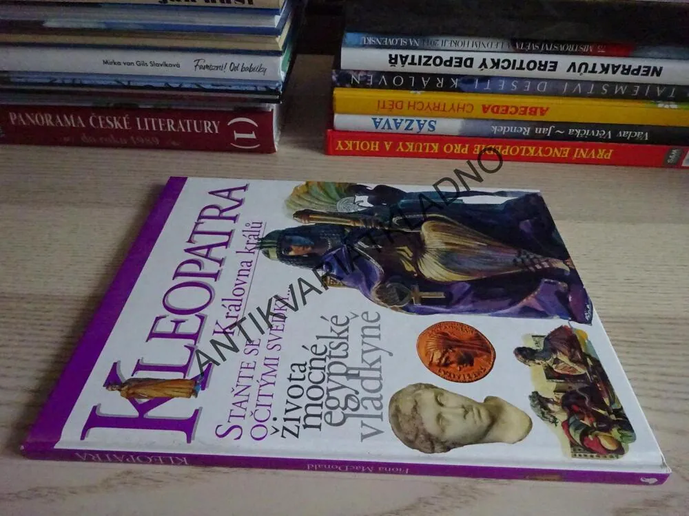 KLEOPATRA, KRÁLOVNA KRÁLŮ, FIONA MACDONALD, **an
