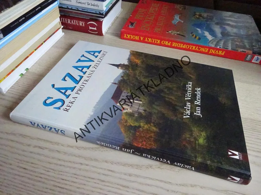 SÁZAVA, ŘEKA PROTKANÁ ŽELEZNICÍ, VÁCLAV VĚTVIČKA, **an