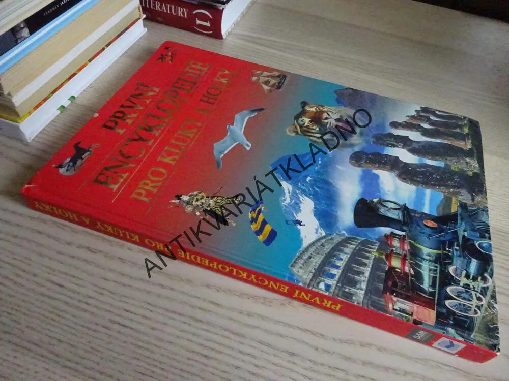 PRVNÍ ENCYKLOPEDIE PRO KLUKY A HOLKY, **an