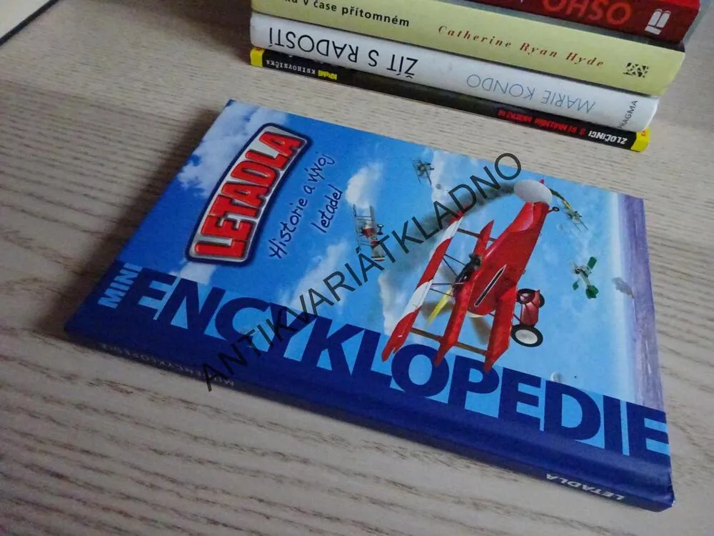 MINI ENCYKLOPEDIE, LETADLA, HISTORIE A VÝVOJ LETADEL, **an