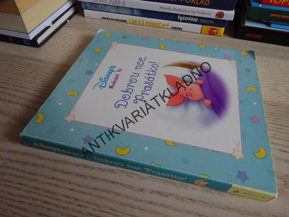 DOBROU NOC, PRASÁTKO!, DISNEY, **an