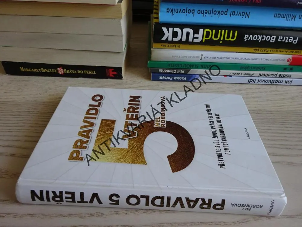 PRAVIDLO 5 VTEŘIN, MEL ROBBINSOVÁ, **an