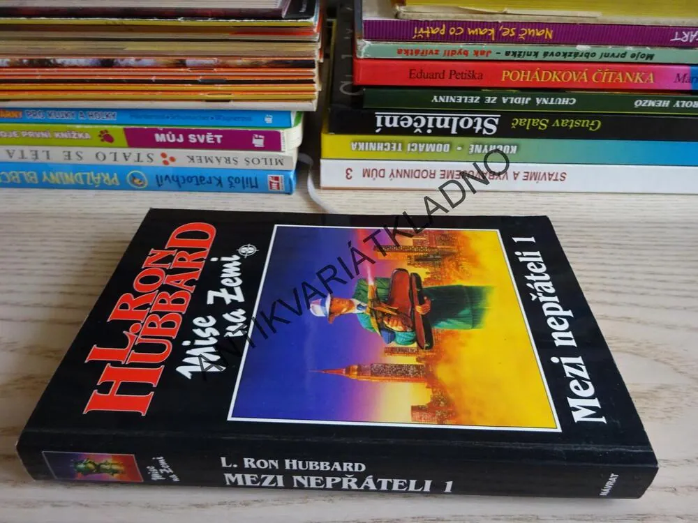 MISE NA ZEMI, L. RON HUBBARD, **an