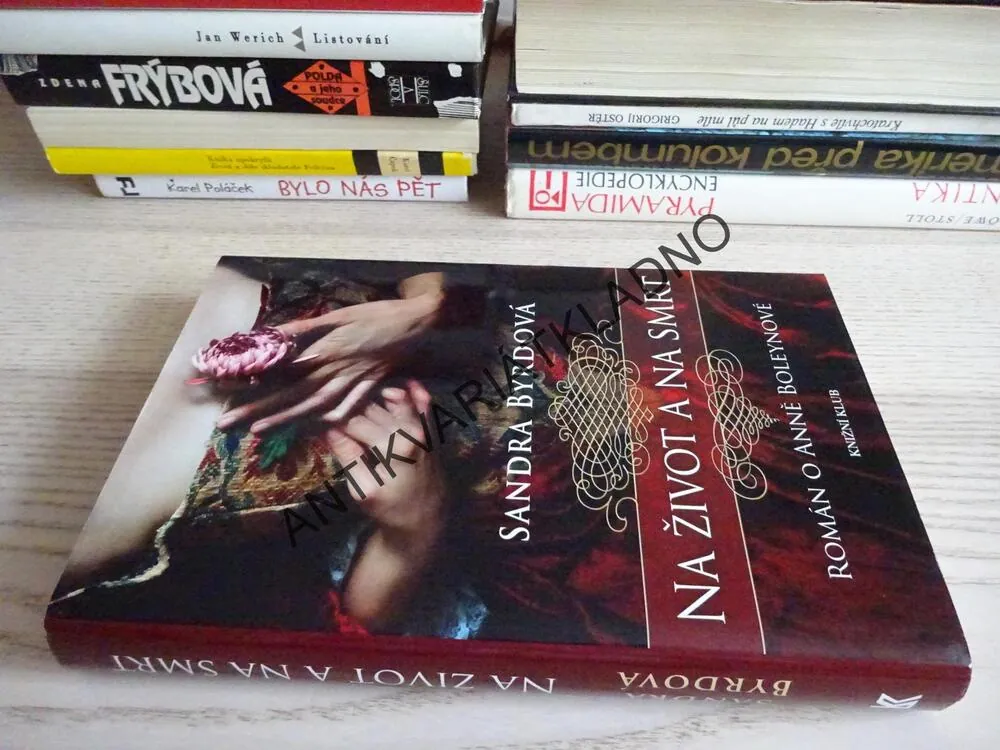 NA ŽIVOT A NA SMRT, SANDRA BYRDOVÁ, **an
