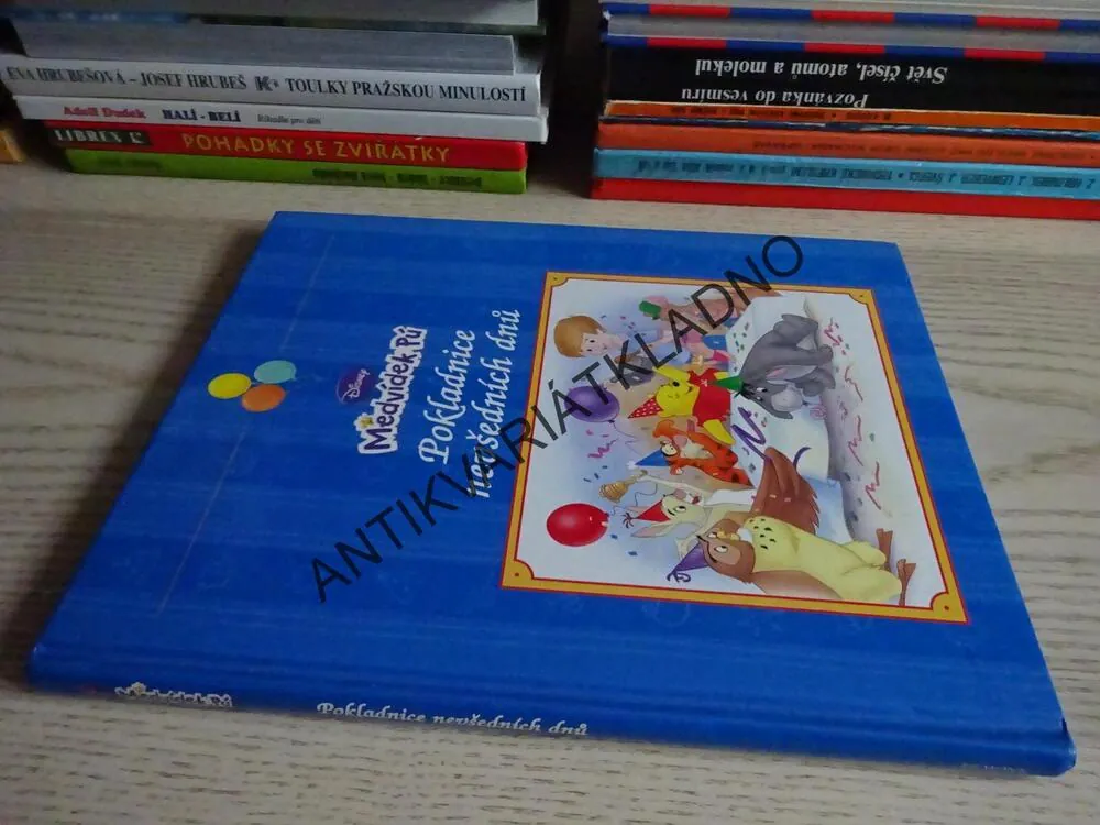 MEDVÍDEK PÚ, POKLADNICE NEVŠEDNÍCH DNŮ, WALT DISNEY, **an