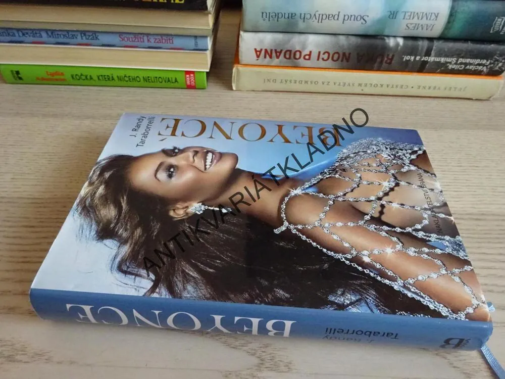 BEYONCÉ, J. RANDY TARABORRELLI, **an