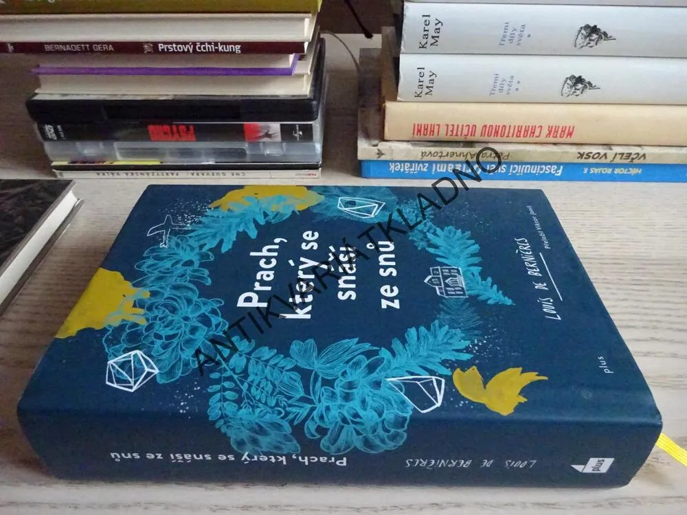 PRACH, KTERÝ SE SNÁŠÍ ZE SNŮ, LOUIS DE BERNIERES, **an