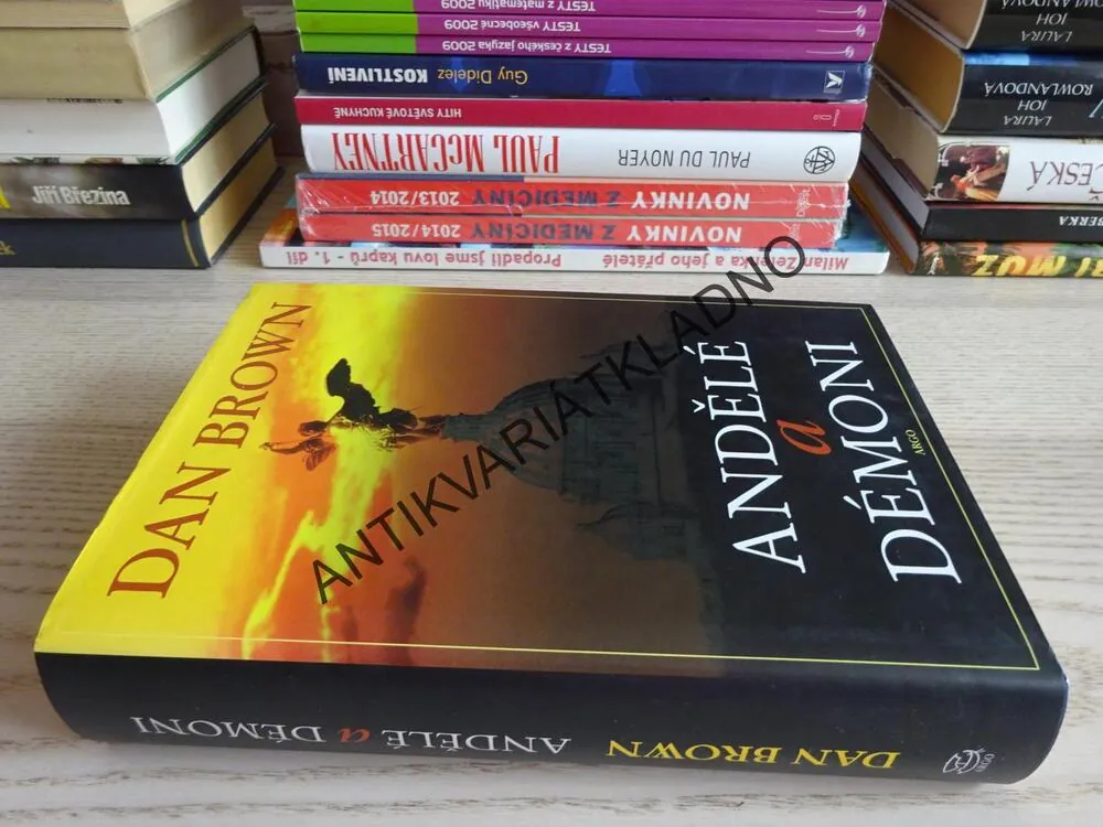 ANDĚLÉ A DÉMONI, DAN BROWN, **an