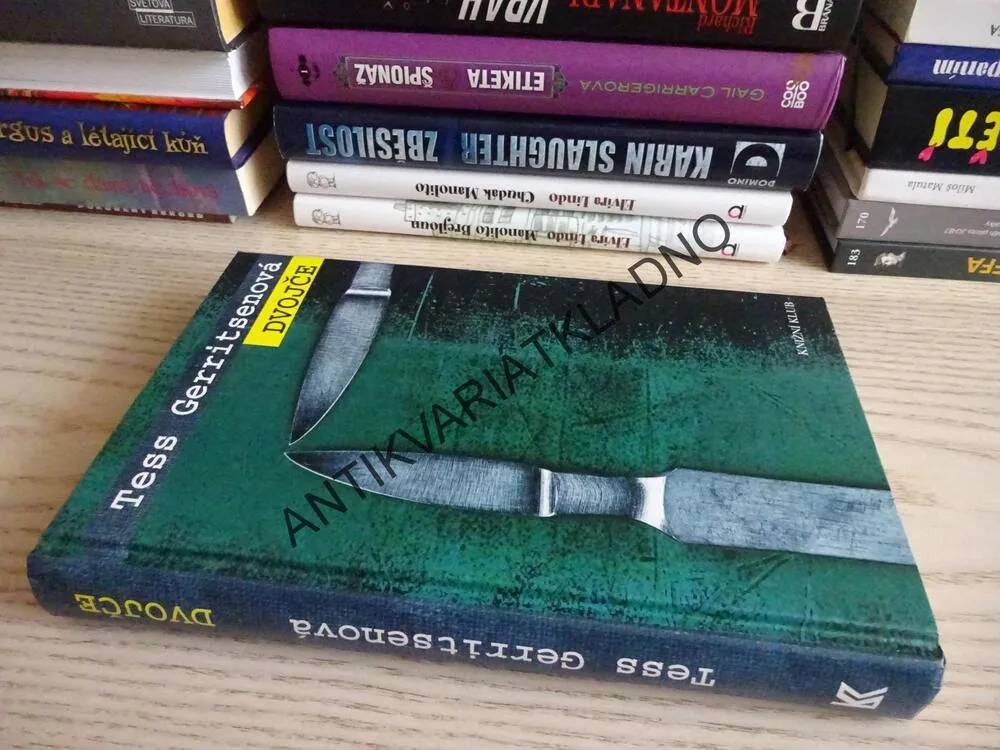 DVOJČE, TESS GERRITSENOVÁ, **an