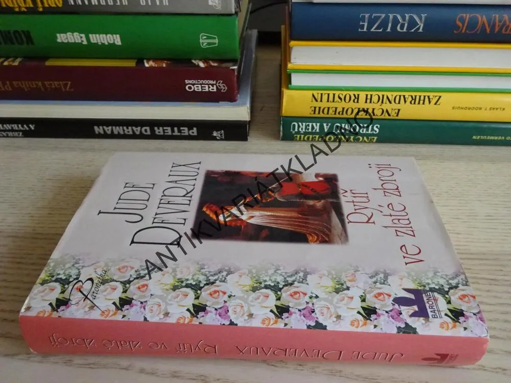 RYTÍŘ VE ZLATÉ ZBROJI, JUDE DEVERAUX, **an