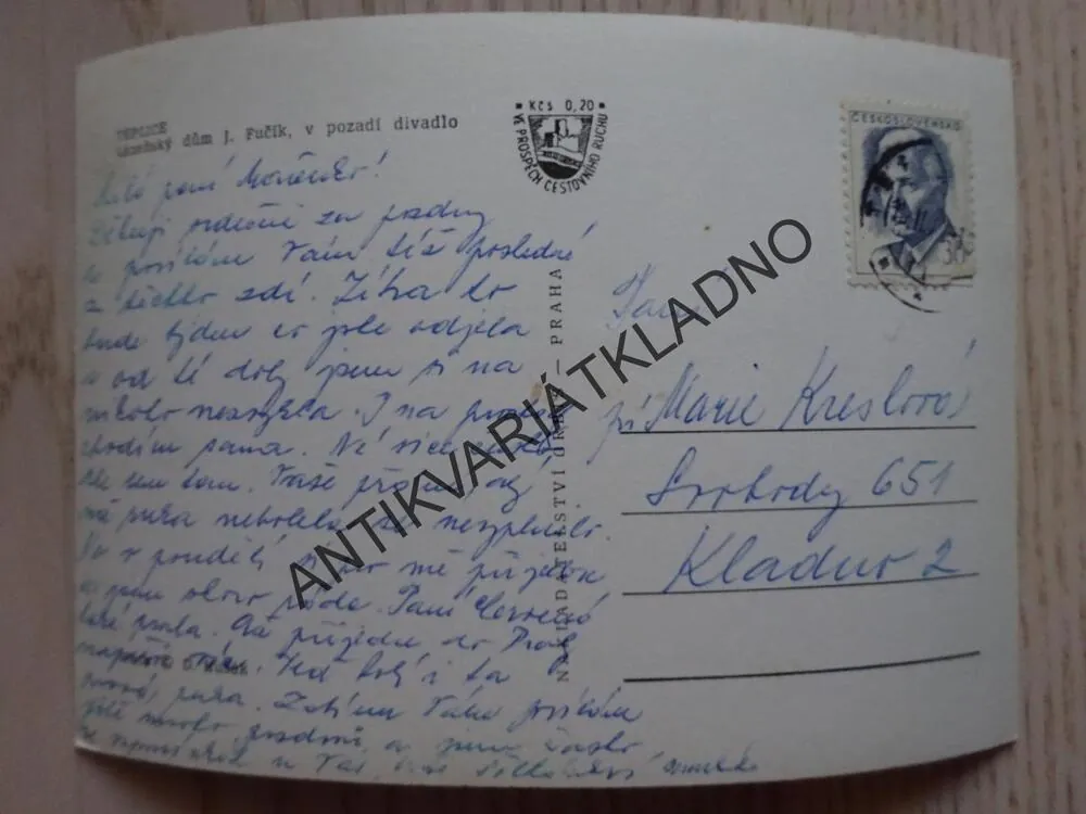TEPLICE, LÁZEŇSKÝ DŮM JULIUS FUČÍK, V POZADÍ DIVADLO
