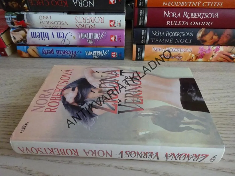 ZRÁDNÁ VĚRNOST, NORA ROBERTSOVÁ, **an