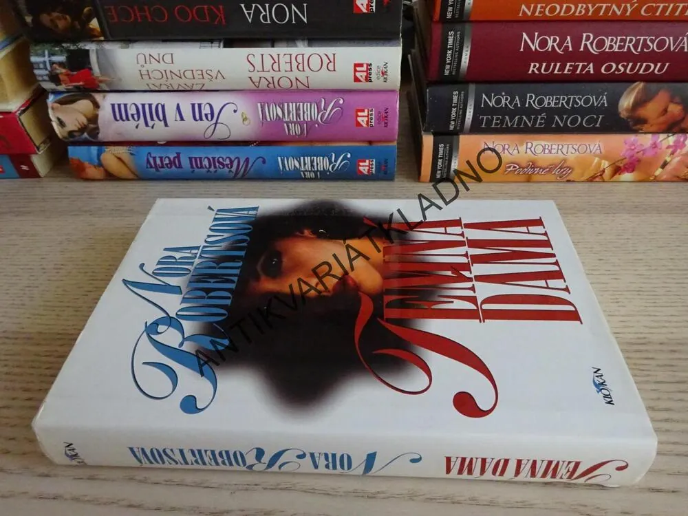 TEMNÁ DÁMA, NORA ROBERTS, **an