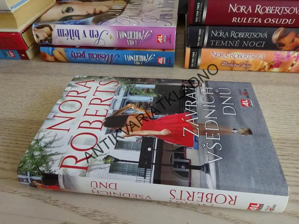 ZÁVRAŤ VŠEDNÍCH DNŮ, NORA ROBERTS, **an