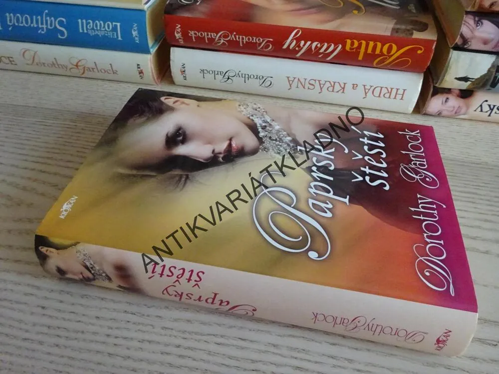 PAPRSKY ŠTĚSTÍ, DOROTHY GARLOCK, **an