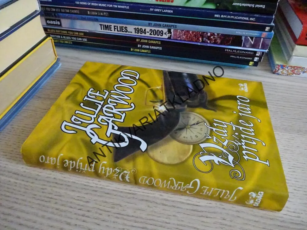 VŽDY PŘÍJDE JARO, JULIE GARWOOD, GARWOODOVÁ, **an
