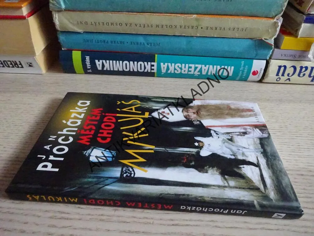 MĚSTEM CHODÍ MIKULÁŠ, JAN PROCHÁZKA, **an