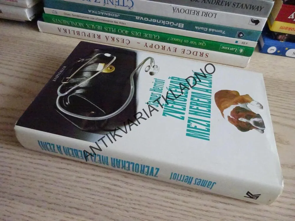ZVĚROLÉKAŘ MEZI NEBEM A ZEMÍ, JAMES HERRIOT, **an