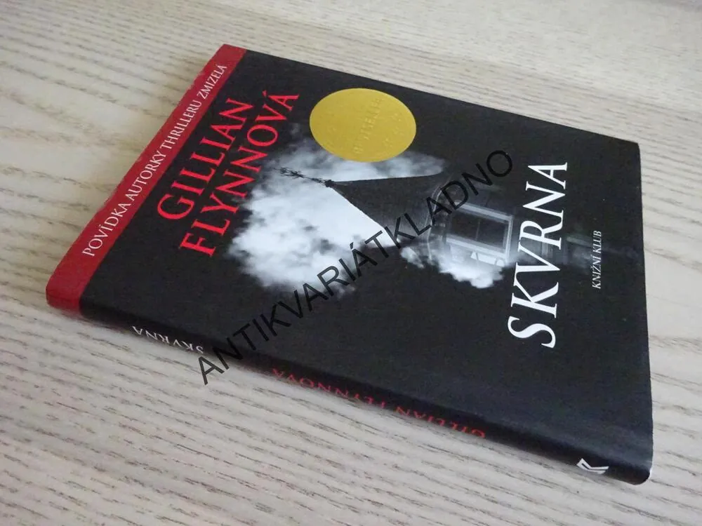 SKVRNA, GILLIAN FLYNNOVÁ, FLYNN, **an