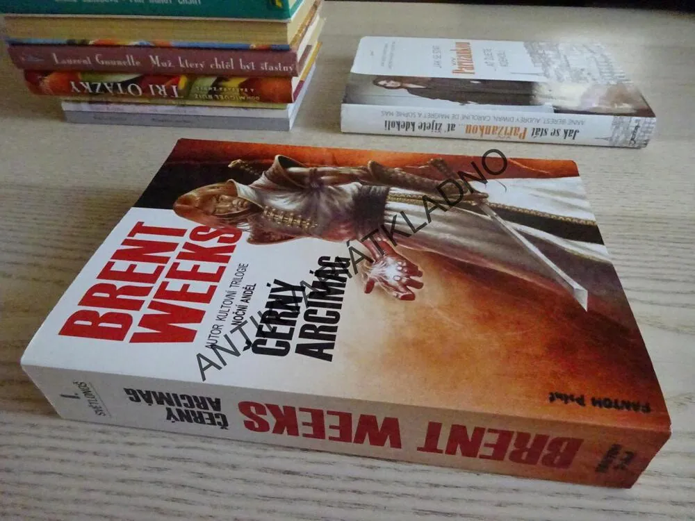 ČERNÝ ARCIMÁG, BRENT WEEKS, **an