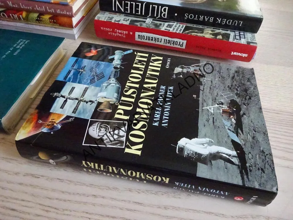 PŮLSTOLETÍ KOSMONAUTIKY, KAREL PACNER, ANTONÍN VÍTEK, **an