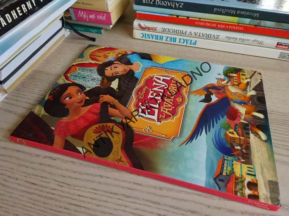 ELENA Z AVALORU, WALT DISNEY, **an