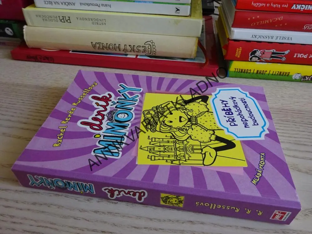 DENÍK MIMOŇKY, PŘÍBĚHY NEPOHÁDKOVÝ BUDOUCNOSTI, RUSSEL, **an