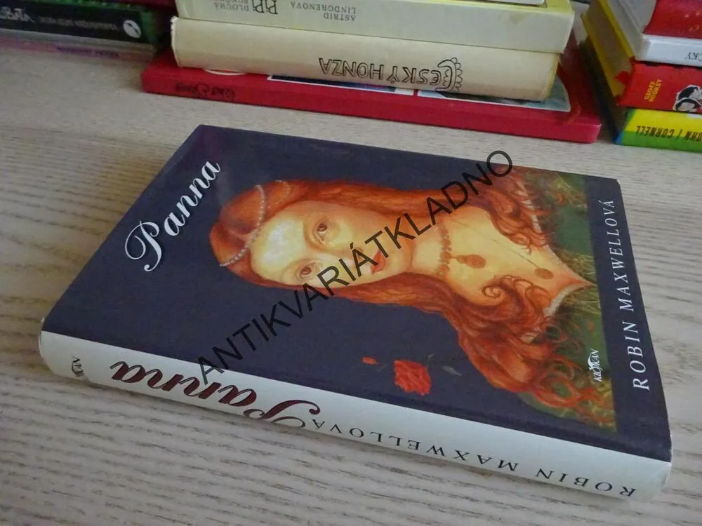 PANNA, ROBIN MAXWELLOVÁ, **an