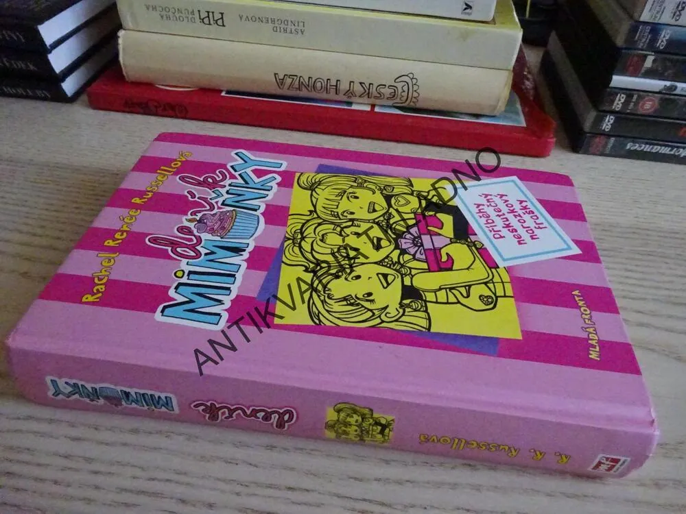 DENÍK MIMOŇKY, PŘÍBĚHY NESKUTEČNÝ NAROZKOVÝ FRAŠKY, RUSSEL, **an