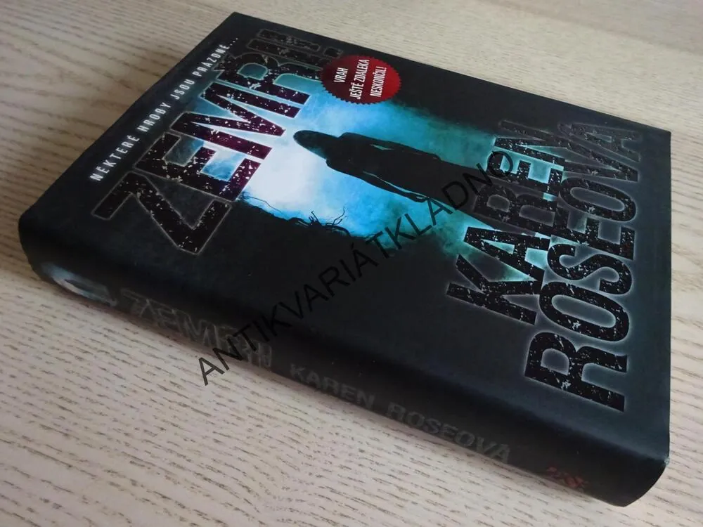 ZEMŘI!, KAREN ROSEOVÁ, **an