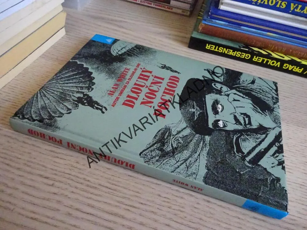 DLOUHÝ NOČNÍ POCHOD, ALAN WHITE, **an