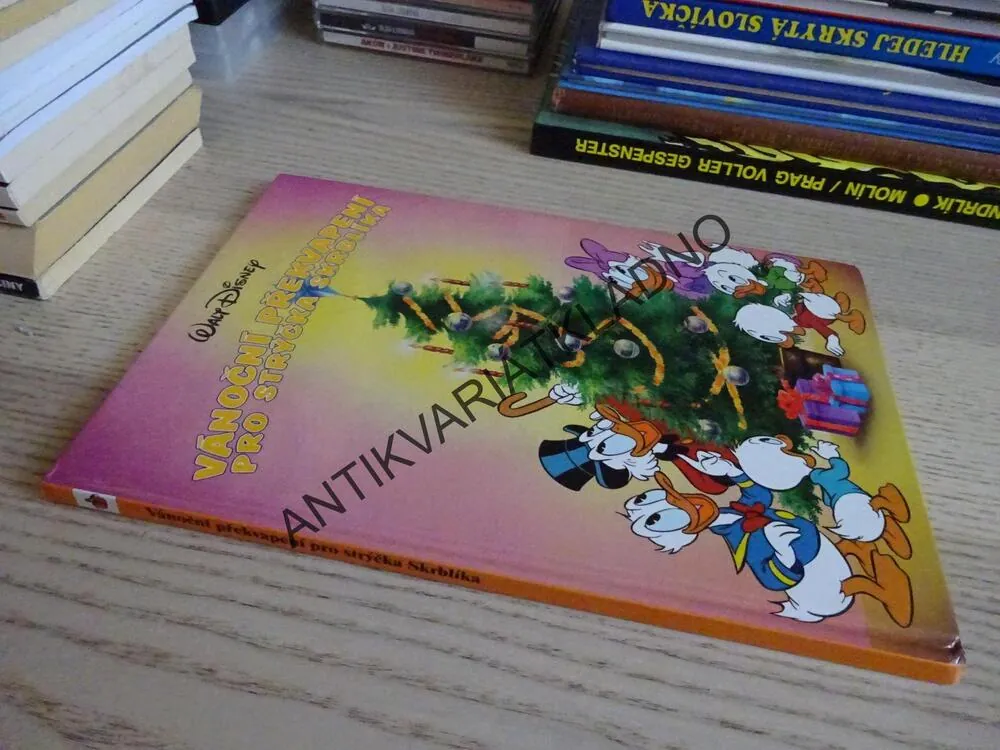 VÁNOČNÍ PŘEKVAPENÍ PRO STRÝČKA SKRBLÍKA, WALT DISNEY, **an
