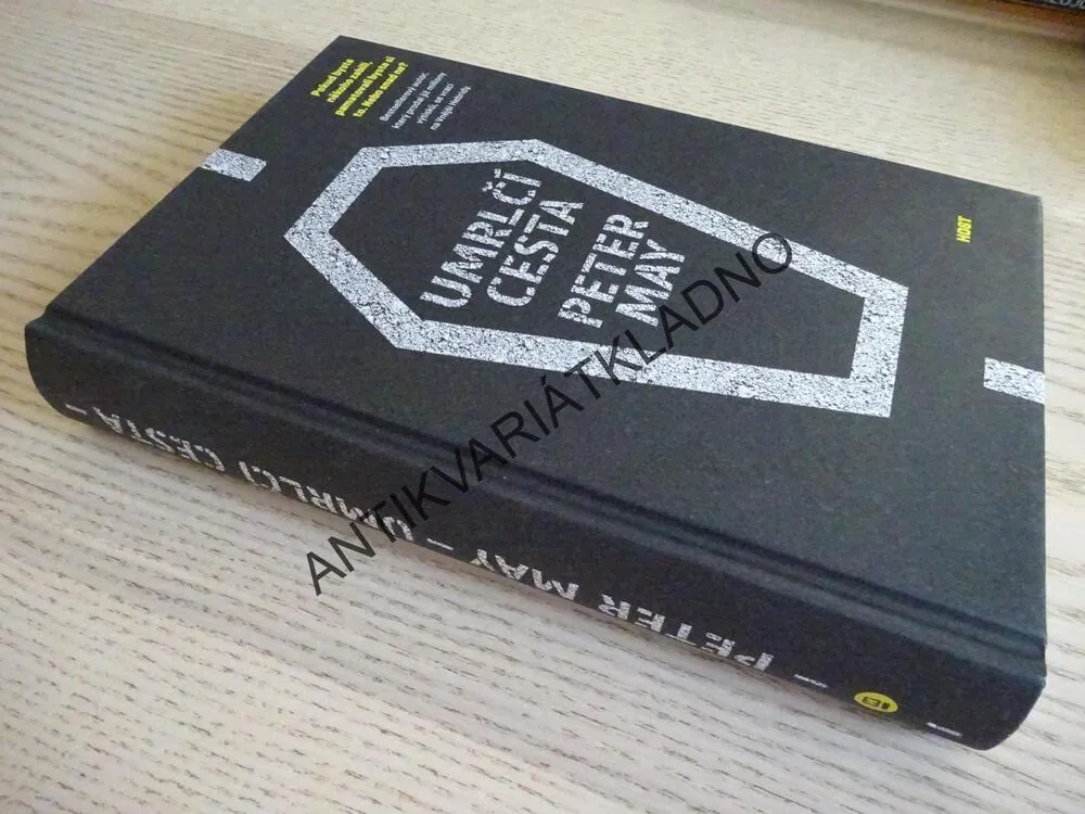 UMRLČÍ CESTA, PETER MAY, **an