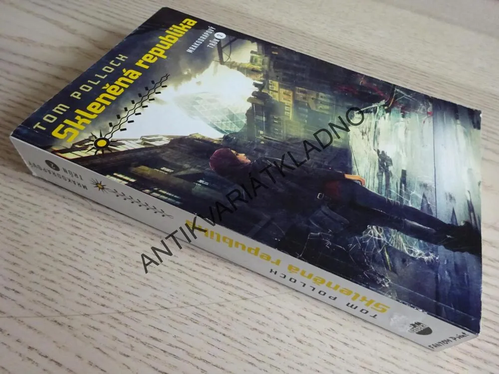 SKLENĚNÁ REPUBLIKA, TOM POLLOCH, **an