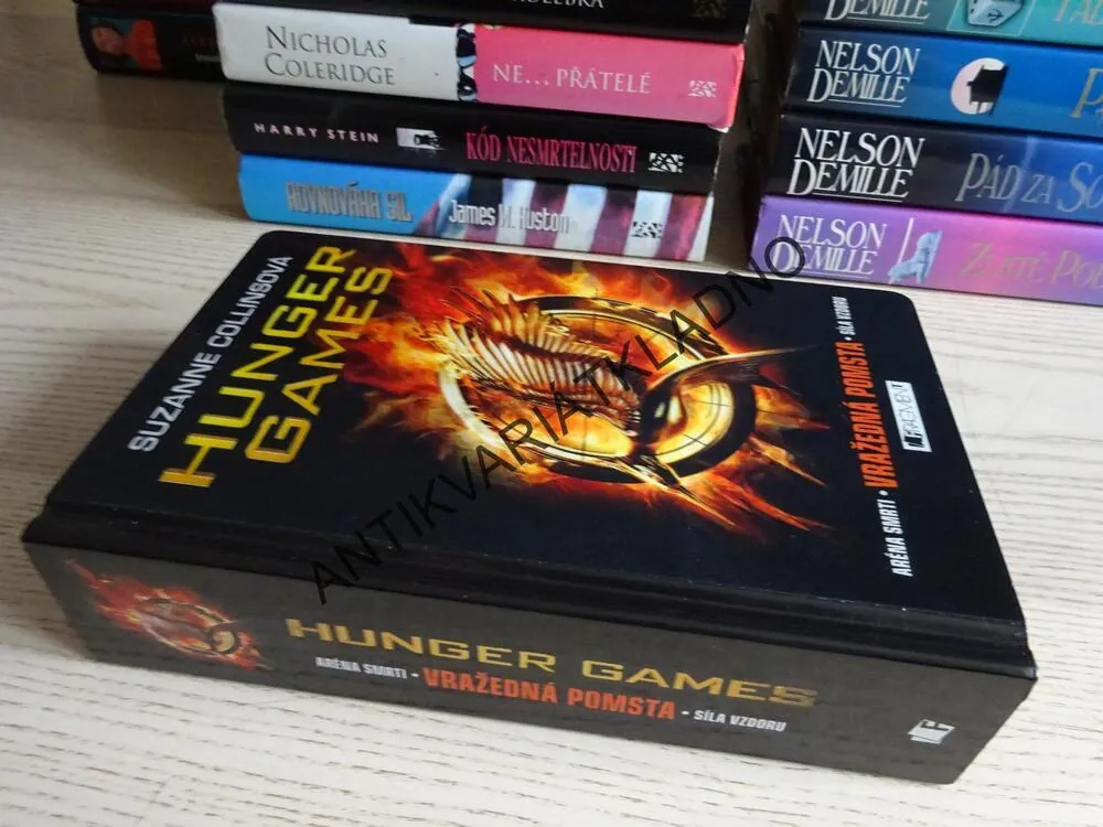 HUNGER GAMES, VRAŽEDNÁ POMSTA, SUZANNE COLLINSOVÁ, **an