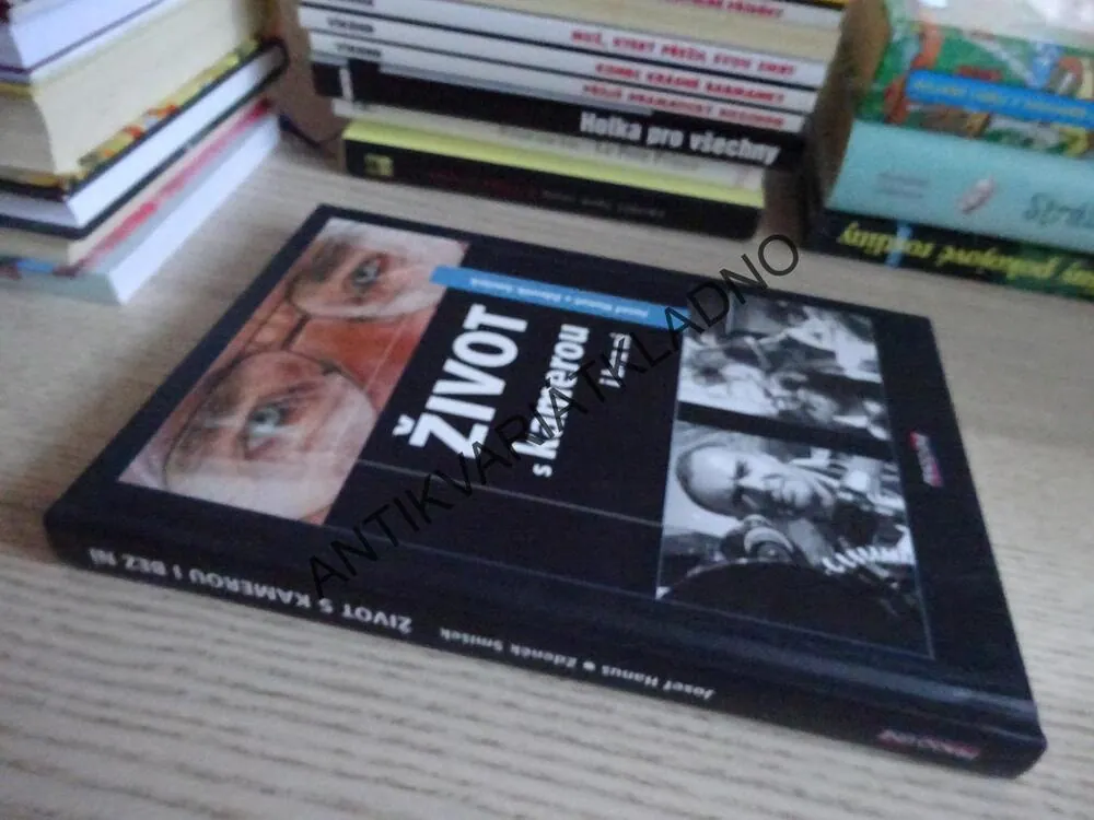 ŽIVOT S KAMEROU I BEZ NÍ, ZDENĚK SMÍŠEK, JOSEF HANUŠ, **an