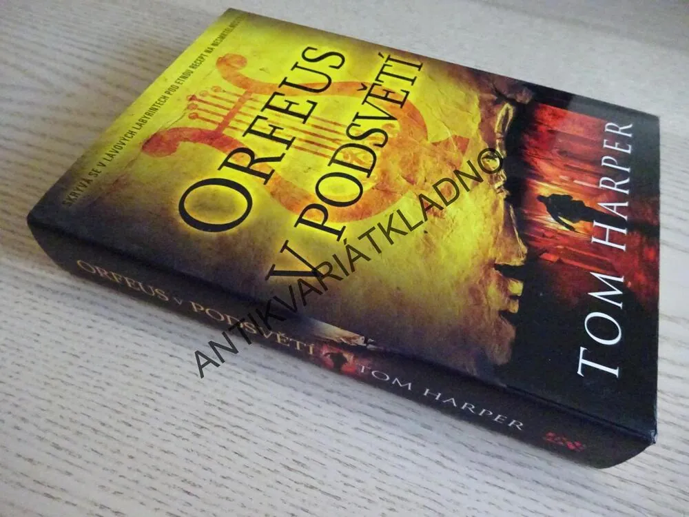 ORFEUS V PODSVĚTÍ, TOM HARPER, **an