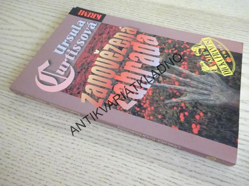 ZAPOVĚZENÁ ZAHRADA, URSULA CURTISSOVÁ, **an
