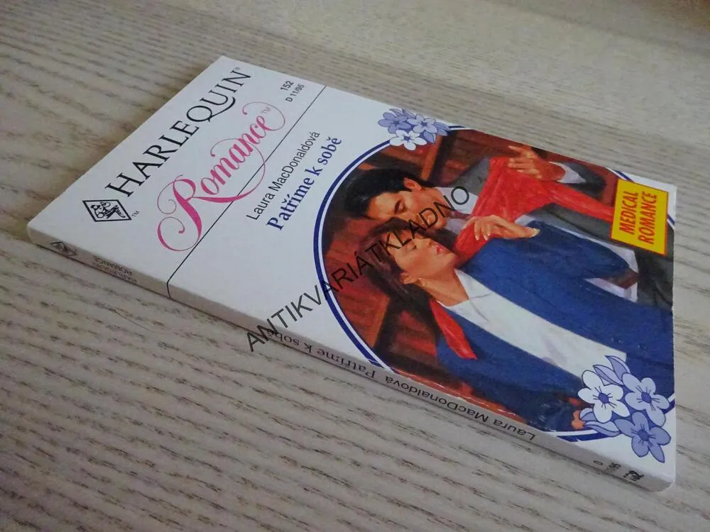 PATŘÍME K SOBĚ, LAURA MACDONALDOVÁ, **an