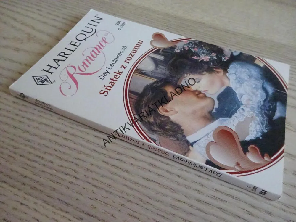 SŇATEK Z ROZUMU, DAY LECLAIREOVÁ, **an